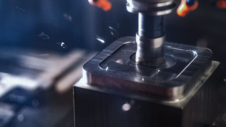 Zerspanung & CNC-Bearbeitungszentrum